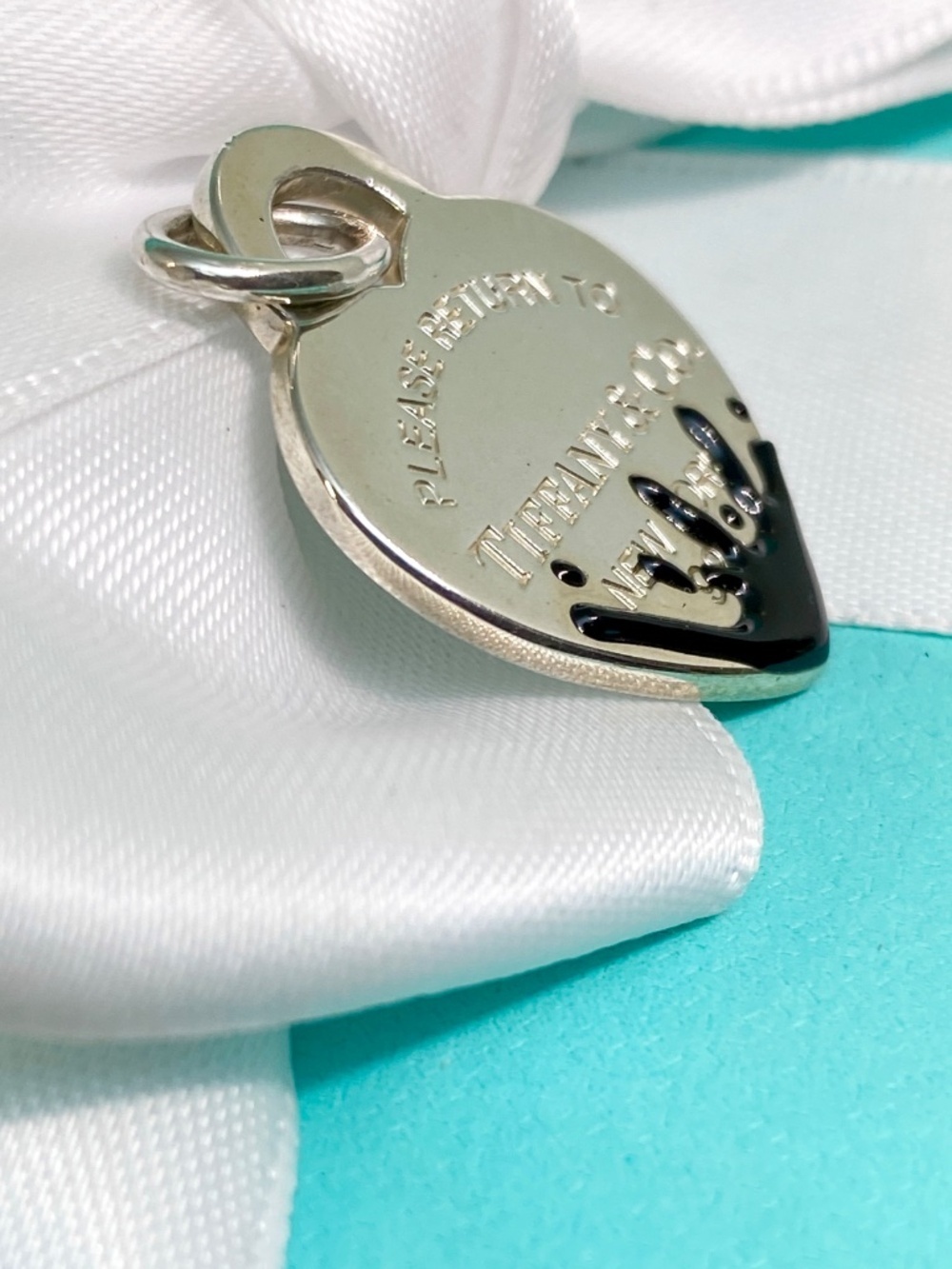Tiffany & Co Splash Return to Tiffany Black Enamel Heart Tag Charm sterling 925 - Picture 5 of 6